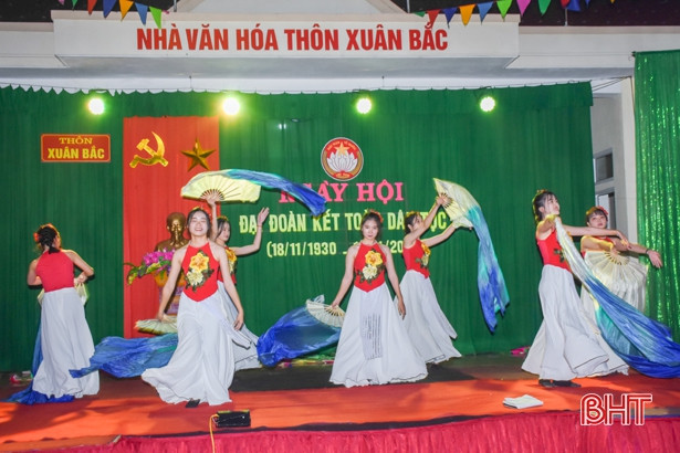 Tưng bừng ngày hội Đại đoàn kết toàn dân tộc ở thôn Xuân Bắc