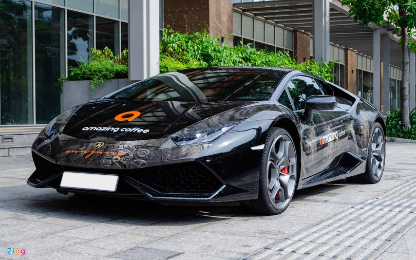 Tính đến hiện tại, đây vẫn là mẫu Huracan LP 610-4 duy nhất trong nước có màu sơn đen bóng Nero Noctis. Độ hiếm của xe càng tăng lên khi Lamborghini nay đã dừng sản xuất các phiên bản LP 610-4 của Huracan và thay thế bằng các biến thể Huracan Evo. Lamborghini Huracan LP 610-4 chính hãng đầu tiên Việt Nam tái xuất