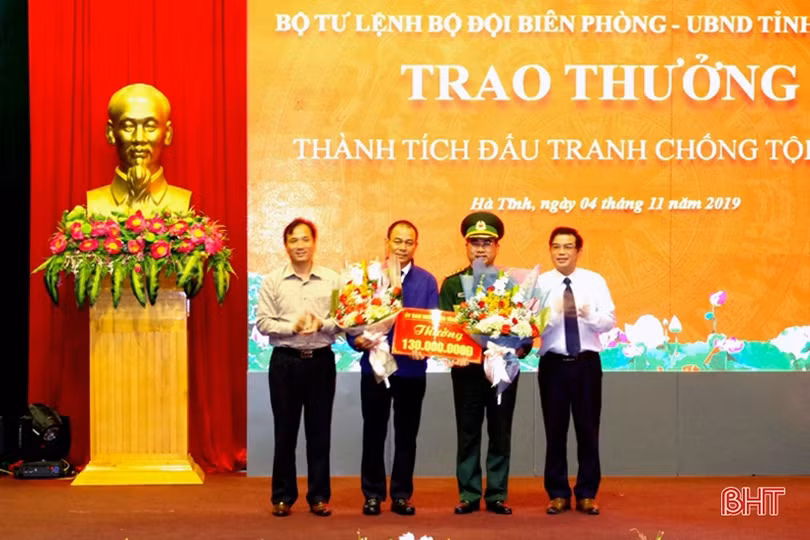 Trao thưởng cho lực lượng phá 2 chuyên án ma túy “khủng”