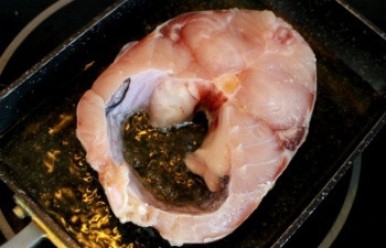 Chua chua canh cá nấu măng tươi cho ngày se lạnh