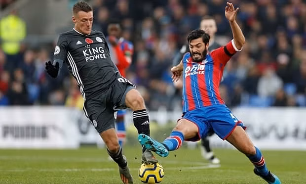 Leicester trở lại top ba Ngoại hạng Anh