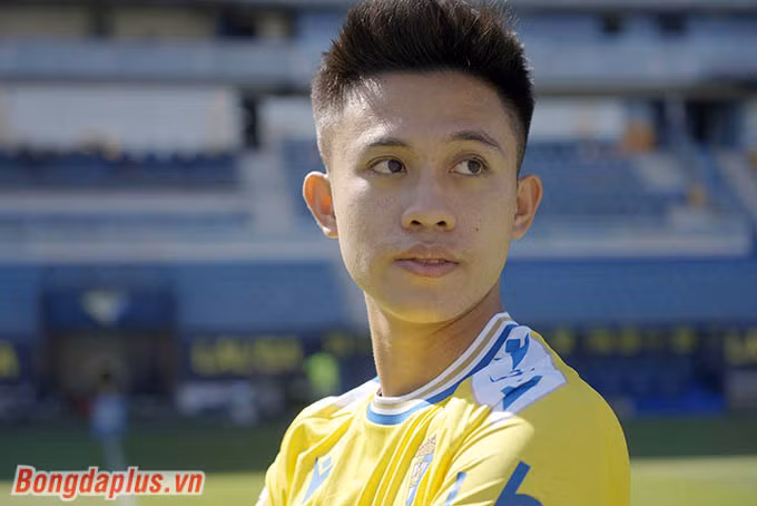Cầu thủ trẻ quê Hà Tĩnh ra mắt trong màu áo Cadiz 