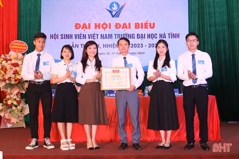 Xây dựng môi trường phát triển toàn diện cho sinh viên Trường Đại học Hà Tĩnh