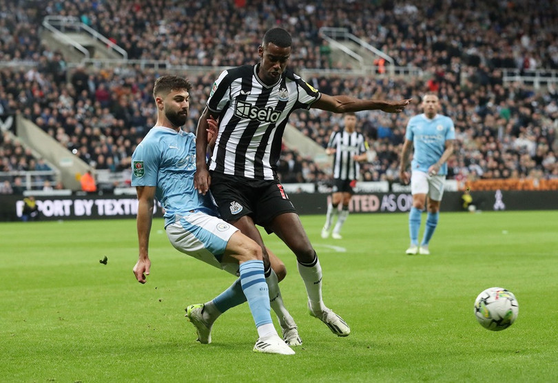 Newcastle đá bay Man City khỏi Cúp Liên đoàn Anh