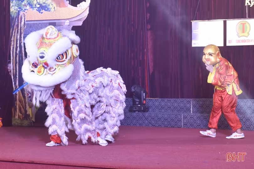 “Đêm hội Trăng Rằm- Lồng đèn thắp sáng ước mơ” cùng thiếu nhi Hà Tĩnh