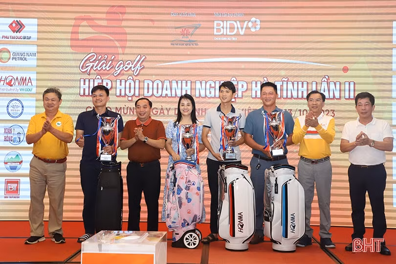 Giải Golf Hiệp hội Doanh nghiệp Hà Tĩnh huy động 100 triệu đồng ủng hộ Quỹ Tấm lòng vàng