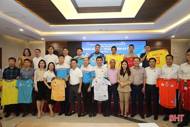 12 đội tranh cúp vô địch Giải Bóng đá Doanh nghiệp - Doanh nhân Hà Tĩnh