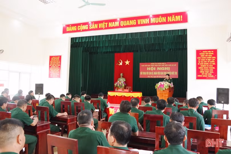 Quân khu 4 kiểm tra việc thực hiện quy chế dân chủ cơ sở ở Đức Thọ