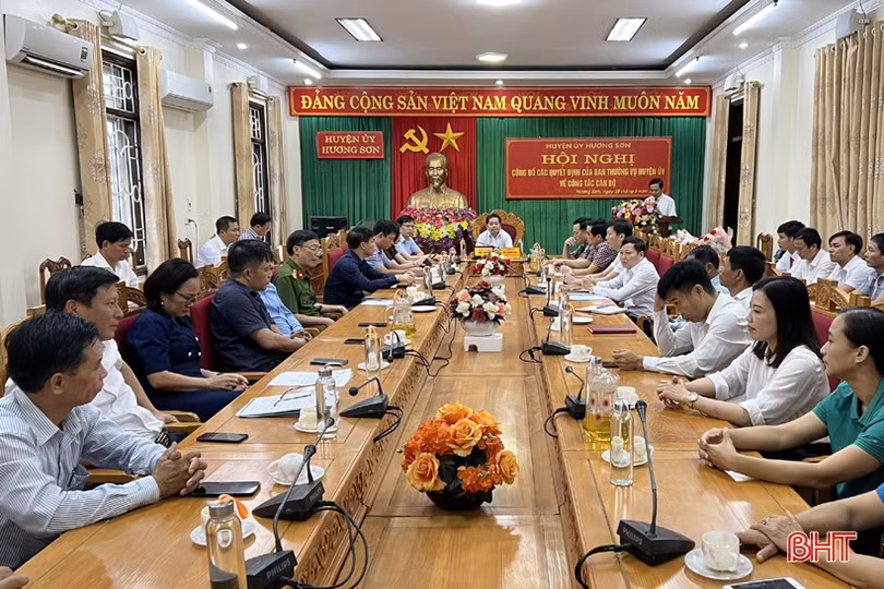 Hương Sơn điều động, luân chuyển nhiều cán bộ chủ chốt
