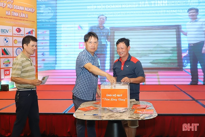 Giải Golf Hiệp hội Doanh nghiệp Hà Tĩnh huy động 100 triệu đồng ủng hộ Quỹ Tấm lòng vàng