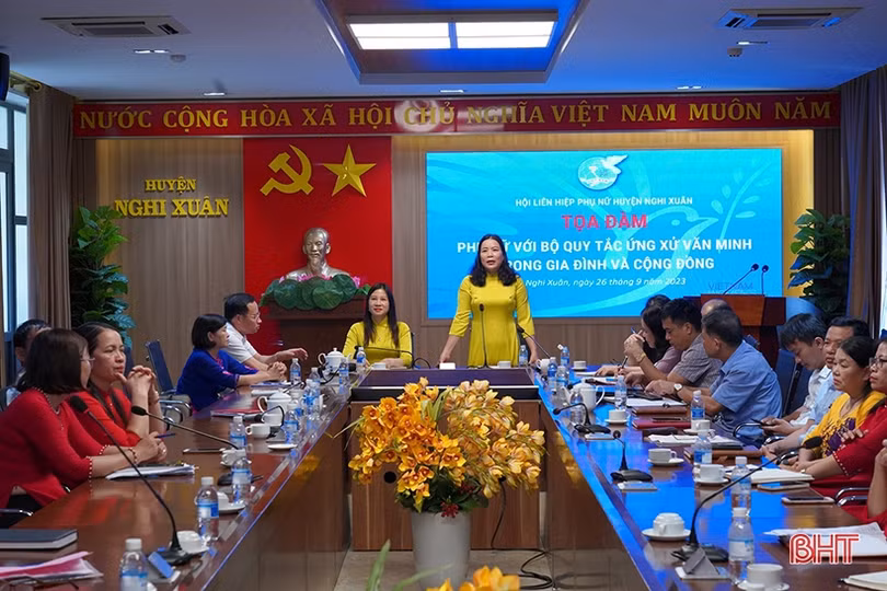 Phụ nữ Nghi Xuân với ứng xử văn hóa trong gia đình và cộng đồng