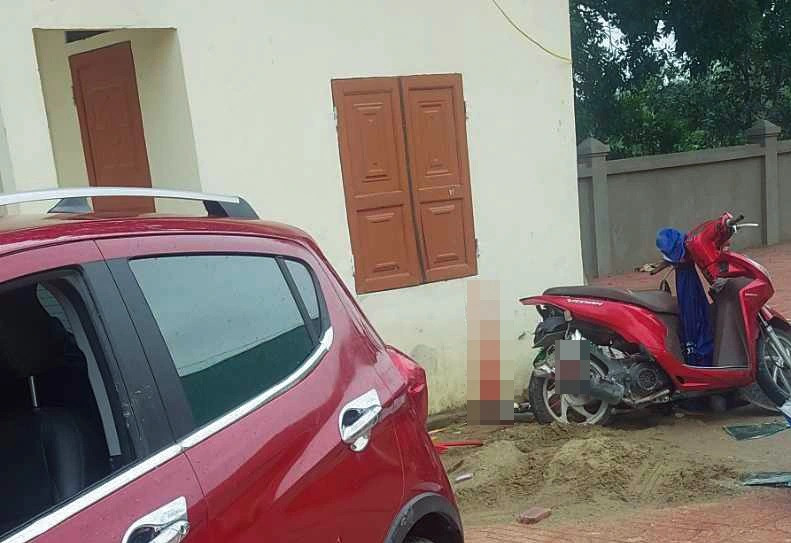 Nghệ An: Nữ sinh lớp 6 bị ô tô tông tử vong trong sân trường