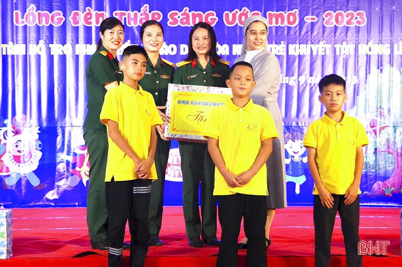 Phụ nữ Hà Tĩnh huy động gần 1,2 tỷ đồng tặng quà trung thu cho trẻ em 