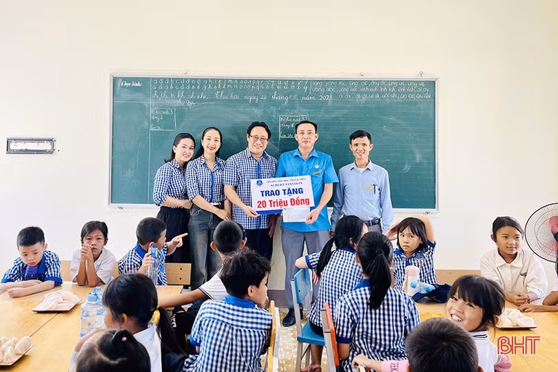 Gieo mầm yêu thương từ những hành động nhỏ