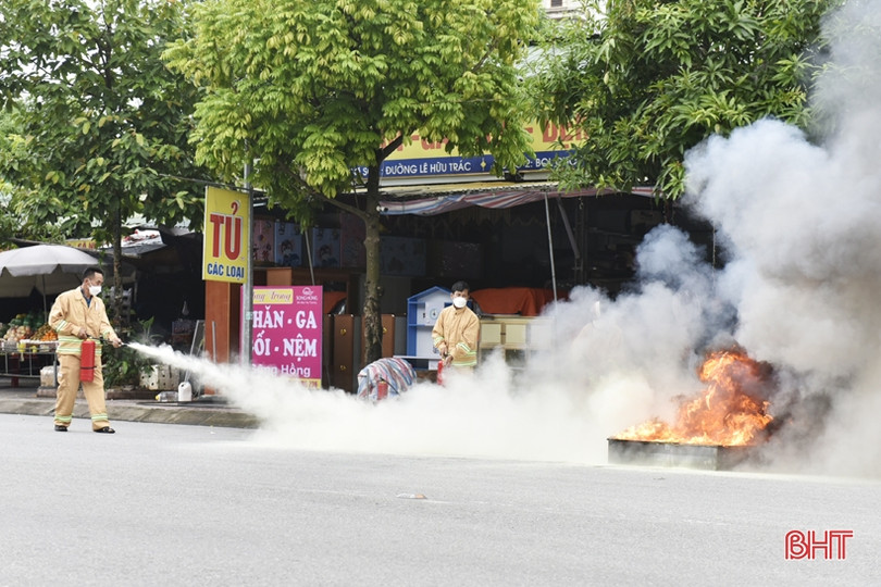 Thực tập phương án chữa cháy và cứu hộ cứu nạn ở thị xã Hồng Lĩnh