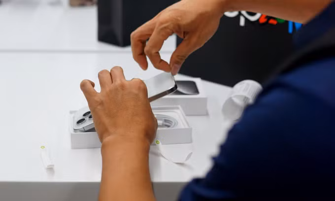 Apple xác nhận lỗi iPhone 15 nóng bất thường