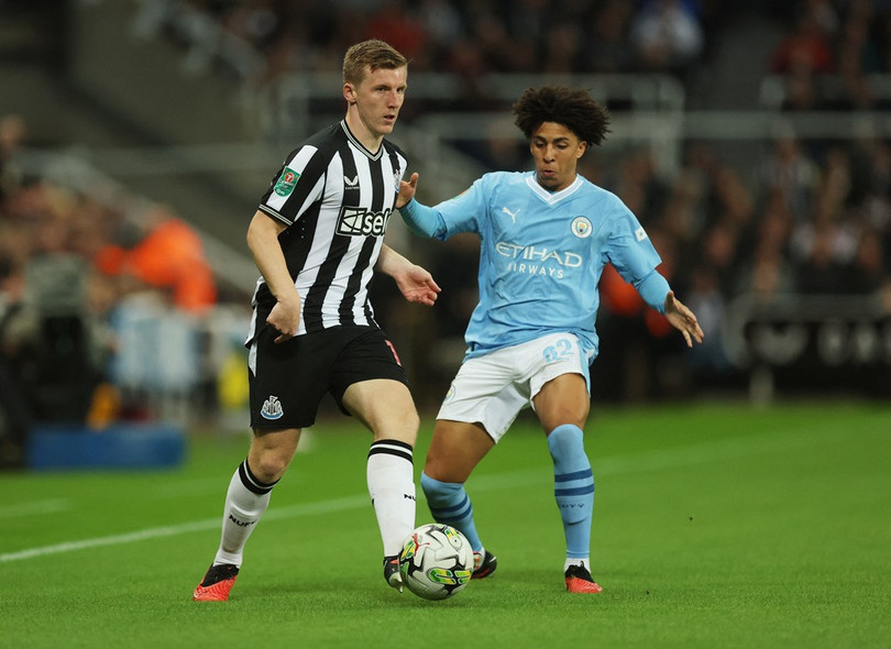 Newcastle đá bay Man City khỏi Cúp Liên đoàn Anh