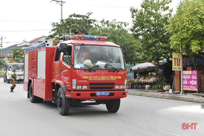 Thực tập phương án chữa cháy và cứu hộ cứu nạn ở thị xã Hồng Lĩnh
