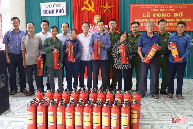 Thôn đầu tiên ở Hương Sơn 100% hộ dân có bình chữa cháy