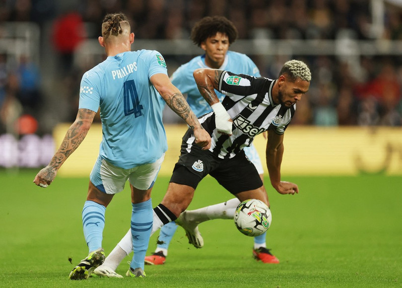 Newcastle đá bay Man City khỏi Cúp Liên đoàn Anh