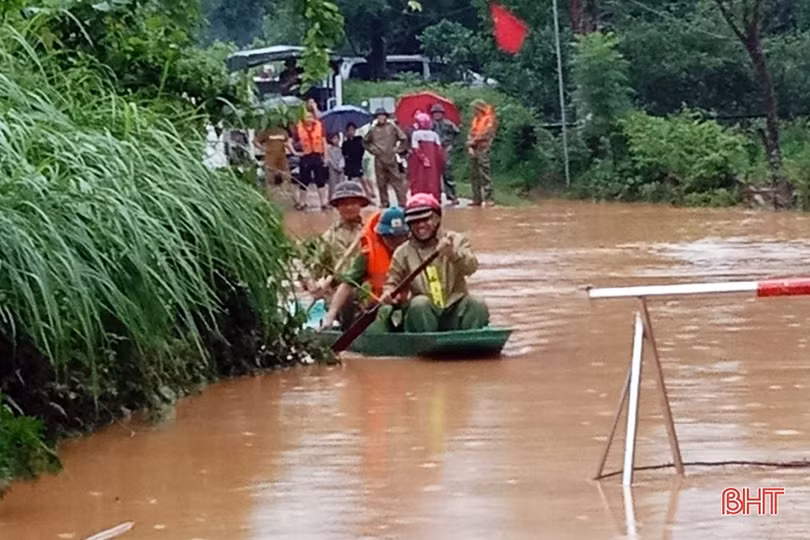 Mưa lớn, Thủy điện Hố Hô xả tràn lưu lượng 1.380 m<sup>3</sup>/giây