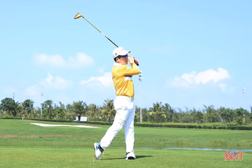 Giải Golf Hiệp hội Doanh nghiệp Hà Tĩnh huy động 100 triệu đồng ủng hộ Quỹ Tấm lòng vàng