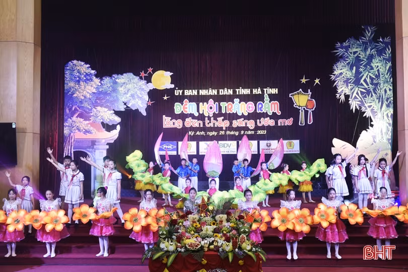 “Đêm hội Trăng Rằm- Lồng đèn thắp sáng ước mơ” cùng thiếu nhi Hà Tĩnh