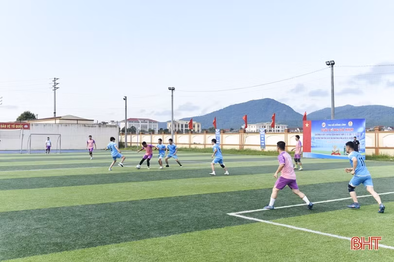 13 đội tranh tài tại Giải Bóng đá nam TX Hồng Lĩnh