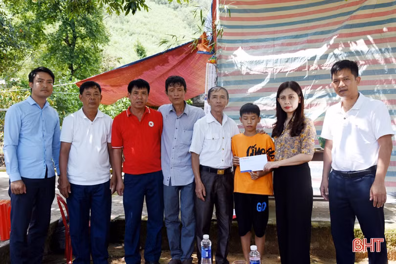 Nhiều tổ chức, cá nhân chia sẻ, giúp đỡ bé trai mồ côi cha mẹ ở Kỳ Anh