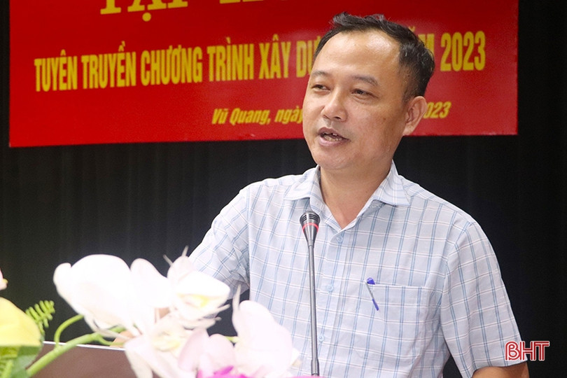 Nâng cao kiến thức cho cán bộ phụ trách nông thôn mới ở Vũ Quang