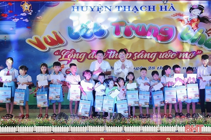 Trung thu vui nhộn của thiếu nhi Thạch Hà