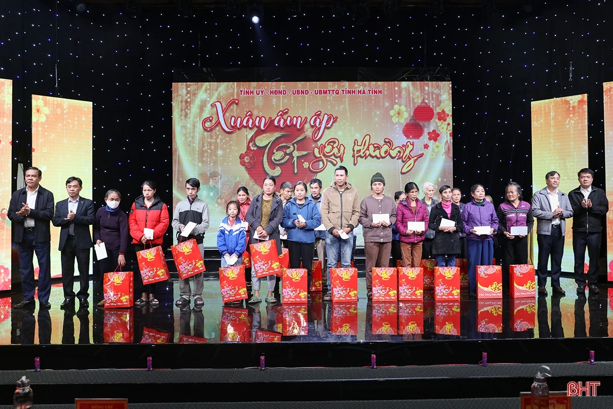 Gần 12 tỷ đồng ủng hộ chương trình “Xuân ấm áp - Tết yêu thương”