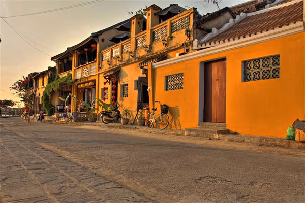sac vang pho co hoi an dep me hoac tren bao anh