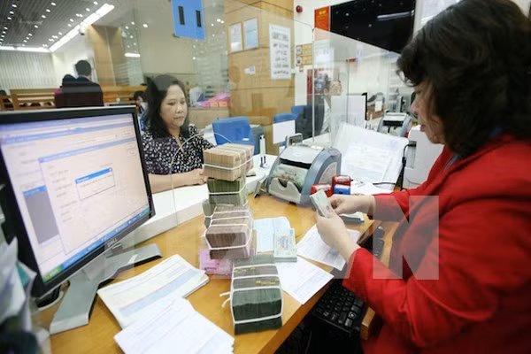 bo chinh tri ra nghi quyet ve chu truong giai phap quan ly no cong