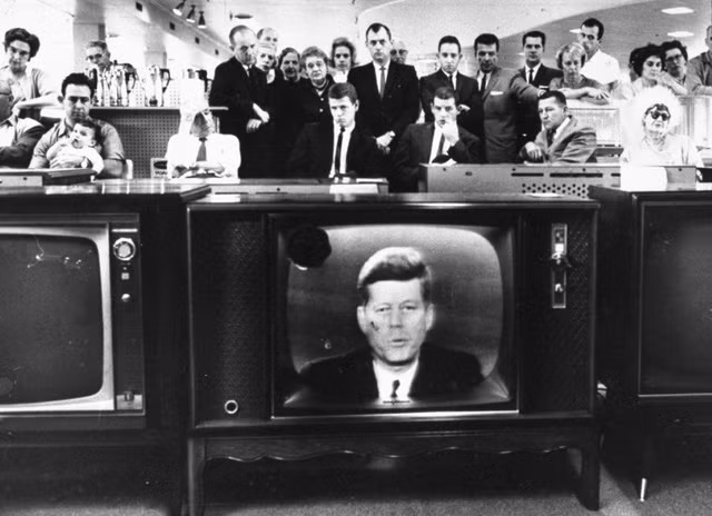 bo anh thuo con nguoi con me met chiec tivi