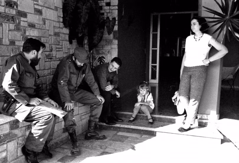 photograph thoi trai tre cua nha cach mang vi dai cuba fidel castro