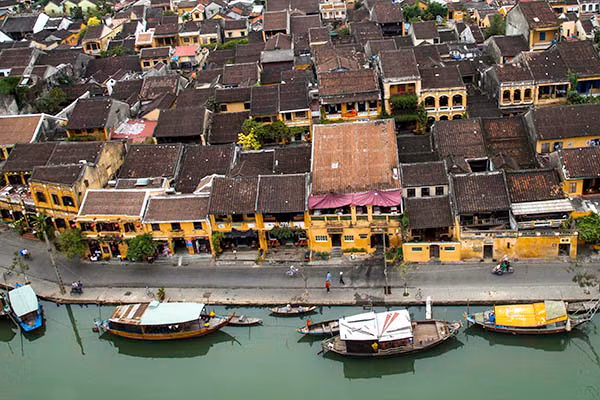 sac vang pho co hoi an dep me hoac tren bao anh