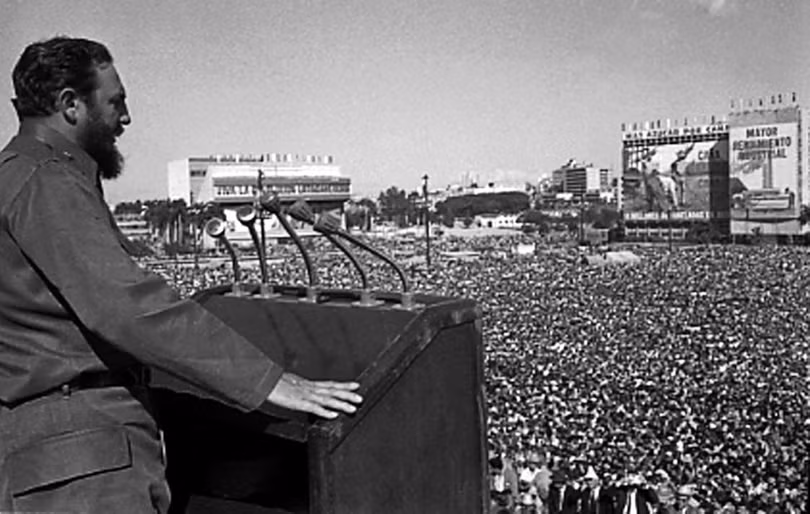 photograph thoi trai tre cua nha cach mang vi dai cuba fidel castro