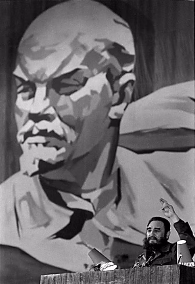 photograph thoi trai tre cua nha cach mang vi dai cuba fidel castro