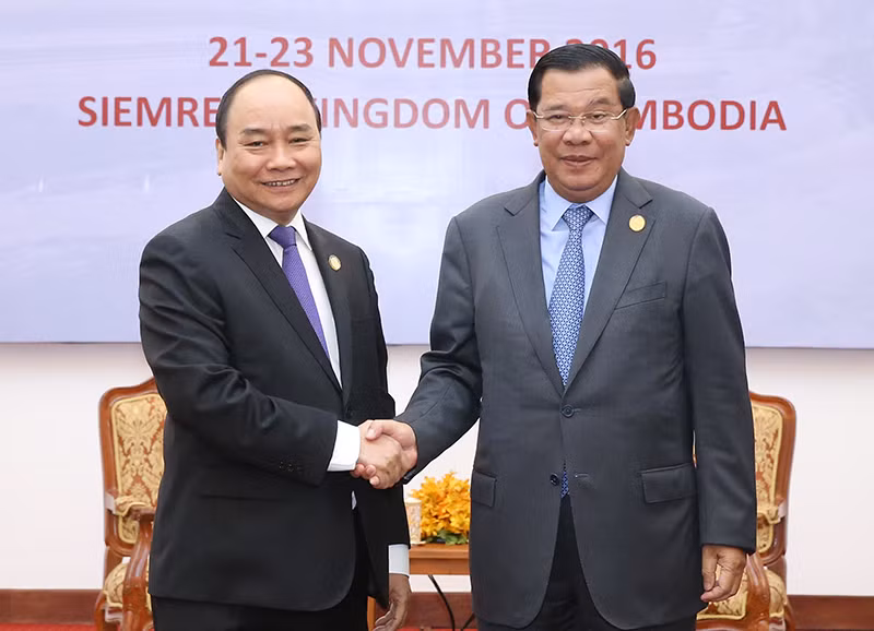 thu tuong nguyen xuan phuc hoi dam voi thu tuong campuchia hun sen