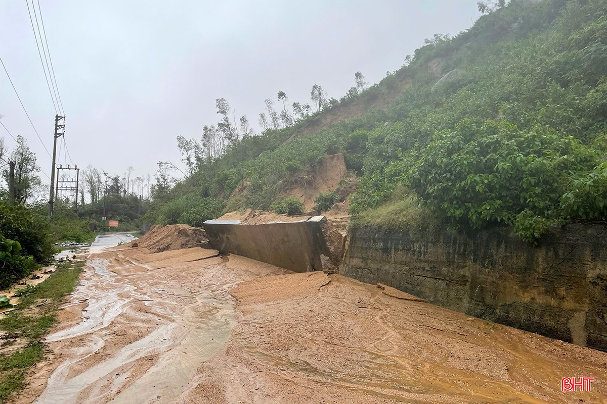 เส้นทางลาดตระเวนชายฝั่งที่ผ่านตำบล Cam Trung ประสบเหตุดินถล่มรุนแรง bqbht_br_sat-lo-1a.jpg