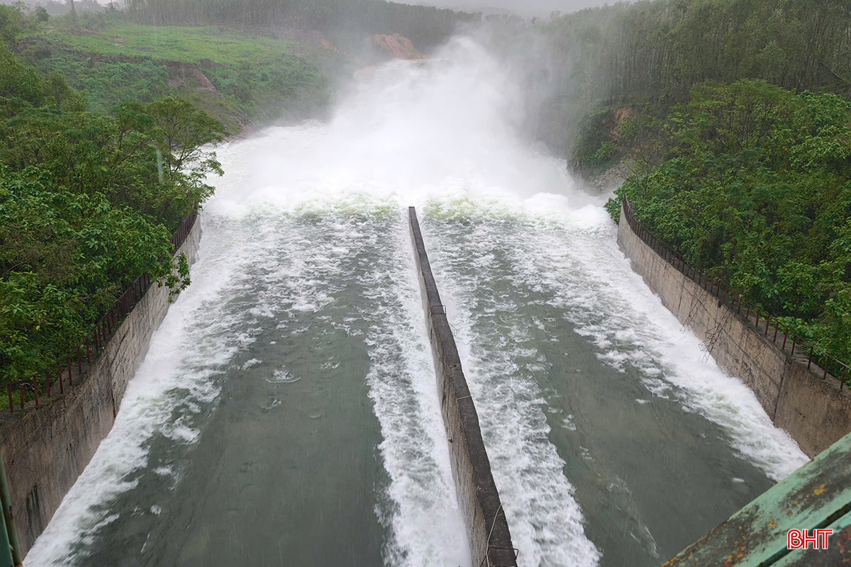 Hồ Kẻ Gỗ giảm lưu lượng xả từ 550 m3/giây xuống 500 m3/giây. bqbht_br_mua-lu-ha-tinh.jpg