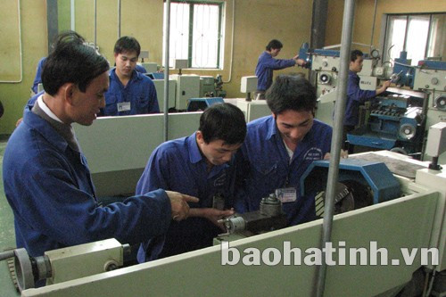 Trường Cao đẳng Nghề Việt - Đức, nơi đào tạo những công nhân có chất lượng cao. Trường Cao đẳng Nghề Việt - Đức, nơi đào tạo những công nhân có chất lượng cao.