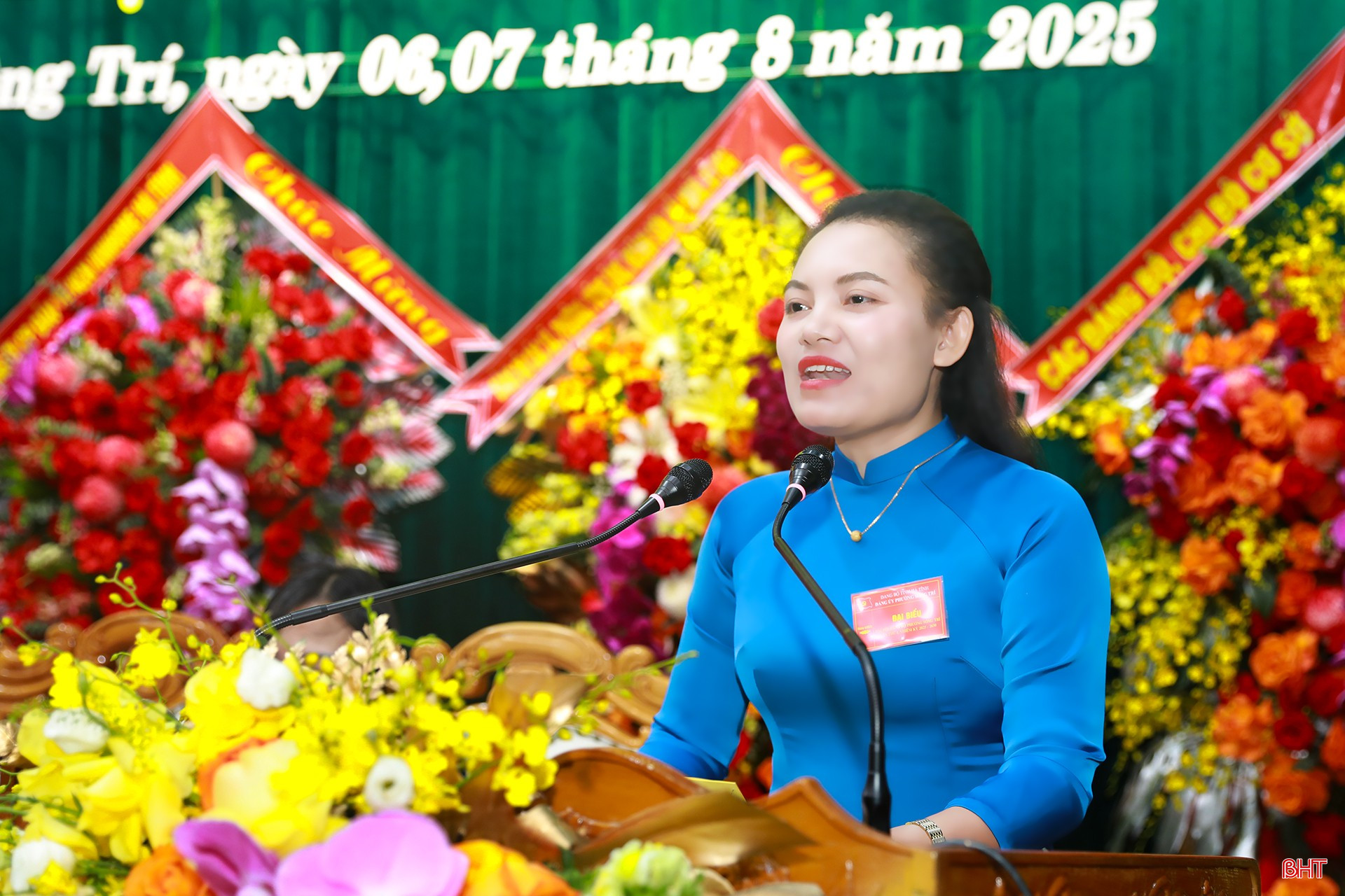 Đồng chí Lê Thị Tân - Chi bộ TPD Quyền Hành phát biểu tham luận tại đại hội. bqbht_br_ag7a0038.jpg