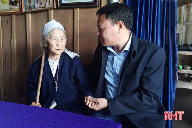 MTTQ Hà Tĩnh thăm hỏi, chúc tết bà con giáo dân huyện Hương Khê