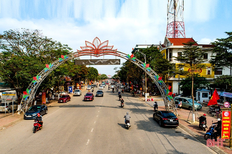 Sắc xuân rực rỡ Thành Sen