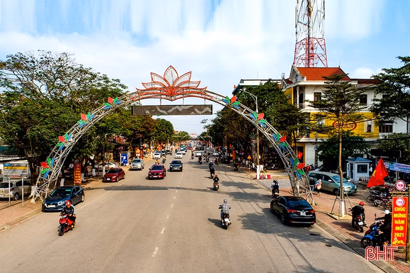 Sắc xuân rực rỡ Thành Sen