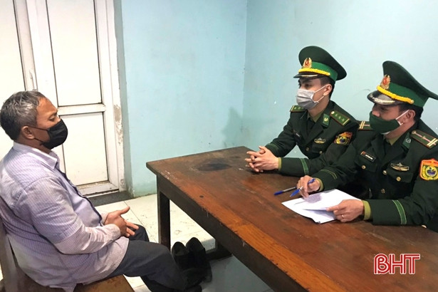 Cắt rừng nhập cảnh trái phép vào Hà Tĩnh, 2 người Nghệ An bị xử lý, cách ly 14 ngày