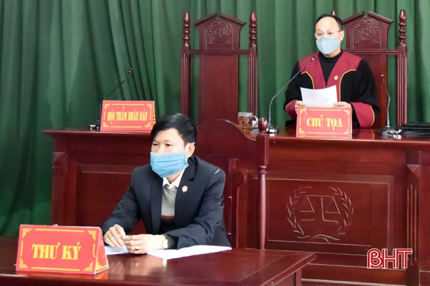 Tàng trữ hơn 10 kg pháo nổ, lĩnh 7 tháng tù giam