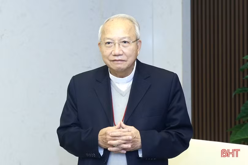 Tòa Giám mục Giáo phận Hà Tĩnh chúc tết Đảng bộ và Nhân dân tỉnh nhà